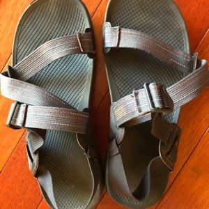 Men's size 12 Chaco Lowdown sandals, navy stripe straps